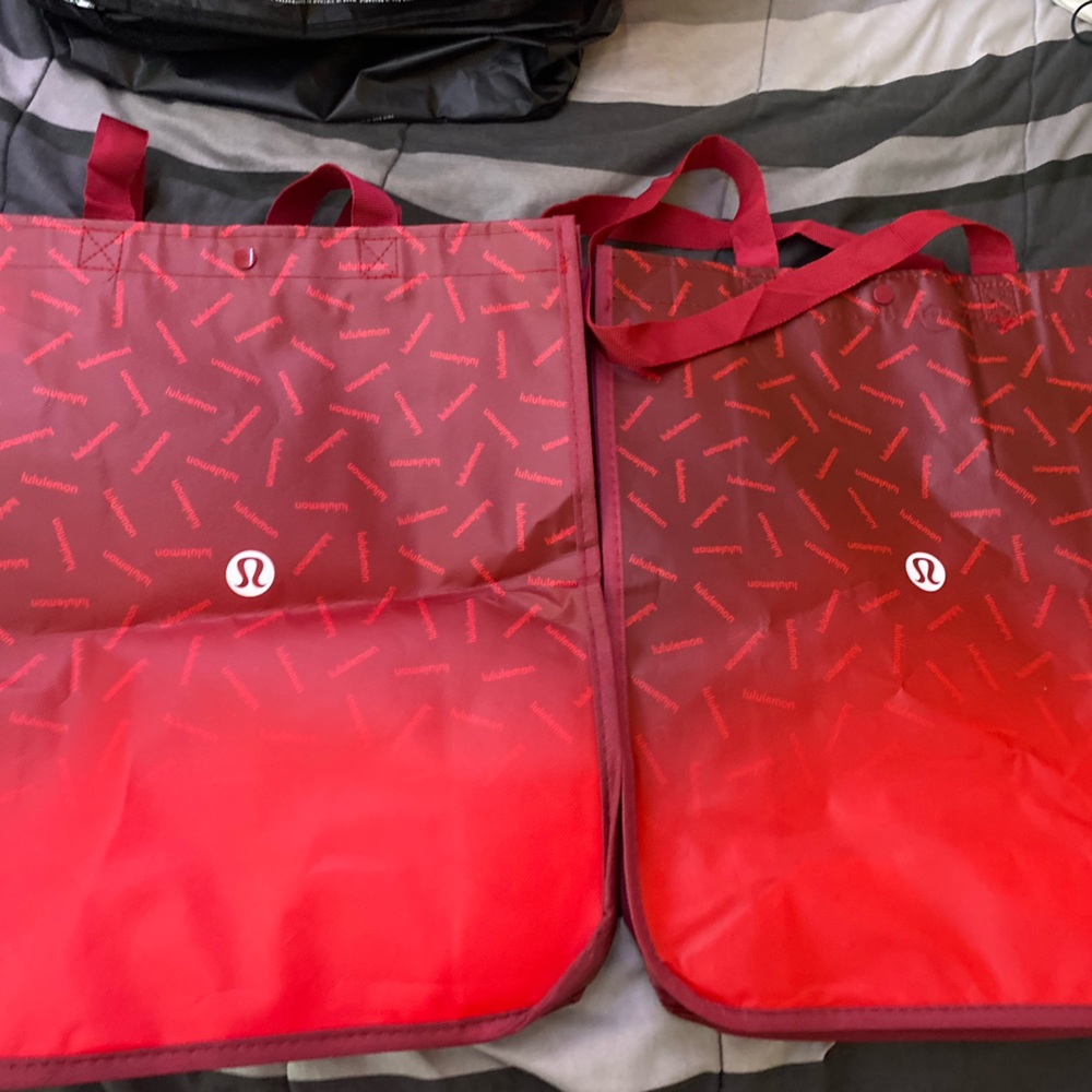 Lululemon reusable shopping bags